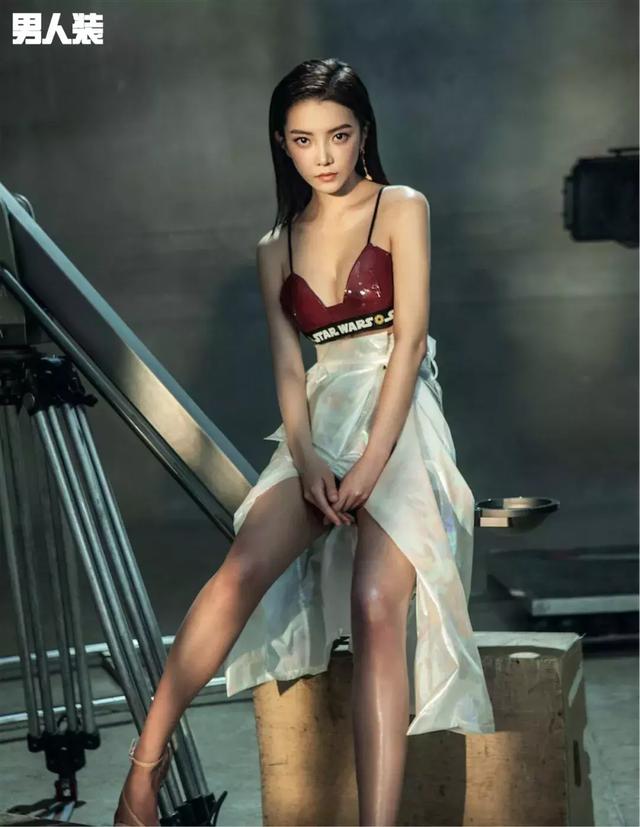 6月封面女郎：“YY一姐”崔阿扎