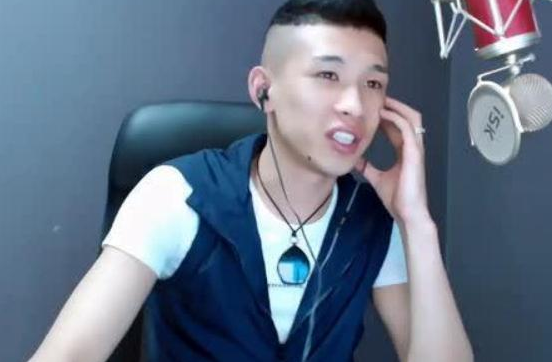 与球球、杨幂交恶,天佑时隔三年再开播,复出有人买账吗?