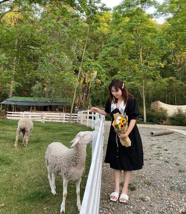 身高1米65体重160斤，杭州大码女主播被网友狂赞！她感慨：第一次觉得胖那么有用