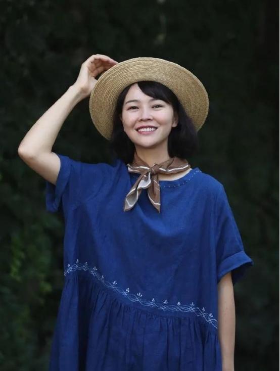 不当名人当村姑,39岁带三个娃隐居乡间,她如今现状如何?