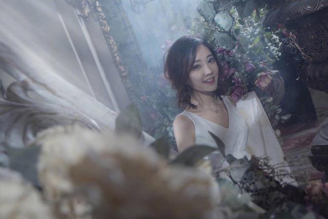 LOL冯提莫变身游戏奶妈 网友：快来奶我一下