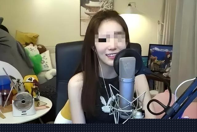 榜一大哥40万一晚约睡女主播，事后觉得吃亏报警，警方：没收嫖资