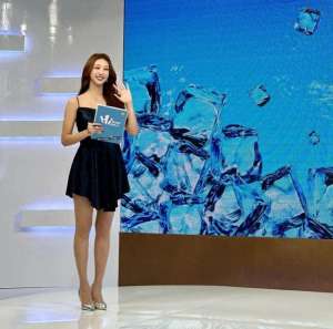 女主播 长腿(极品美女主持人黑丝大长腿，太无敌了)