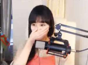 美女主播视频娇喘视频(美女主播董月月被水友玩坏 企图娇喘过关居然也躲不过)