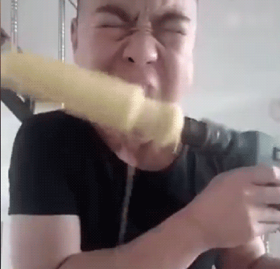 美女电钻啃玉米变秃顶去看医生:真悲剧了