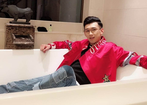 与球球、杨幂交恶,天佑时隔三年再开播,复出有人买账吗?