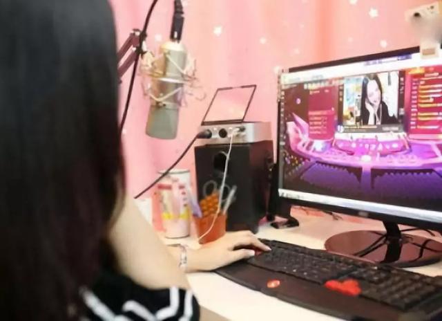 淫秽露骨上演大尺度“真人秀”，国内最大色情直播平台被端！会员竟达350万 涉案资金2.5亿！