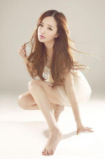 邻家女神突破自我~“小虎牙”首次出镜悬疑电影，本色出演获好评