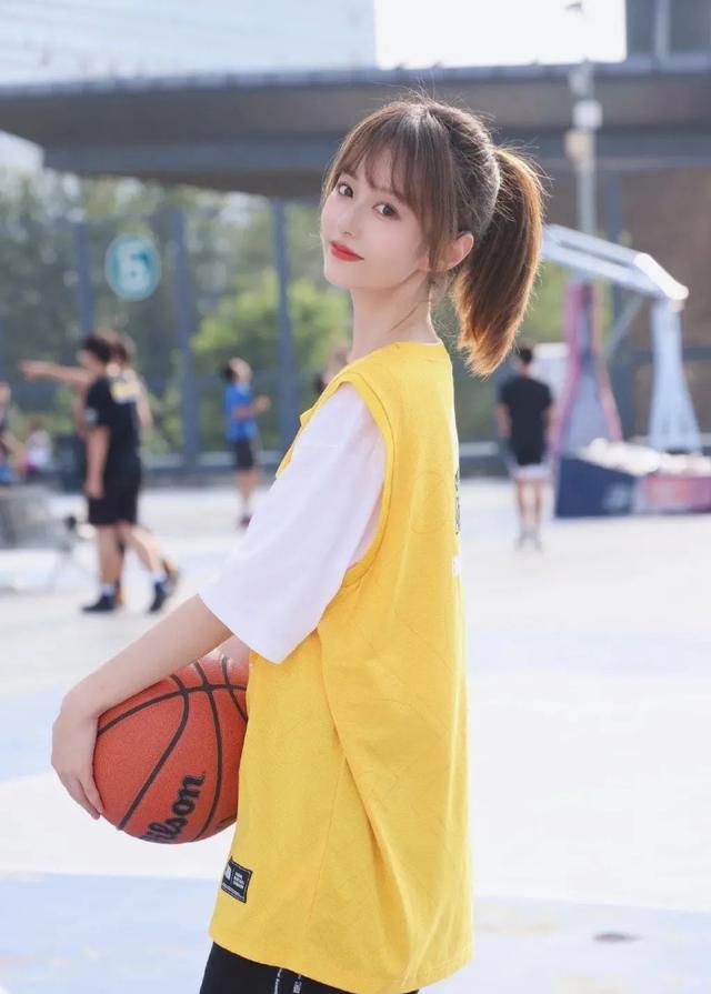 腾讯NBA五大美女主持人和五大外派美女记者大比拼 张曼源能夺魁吗