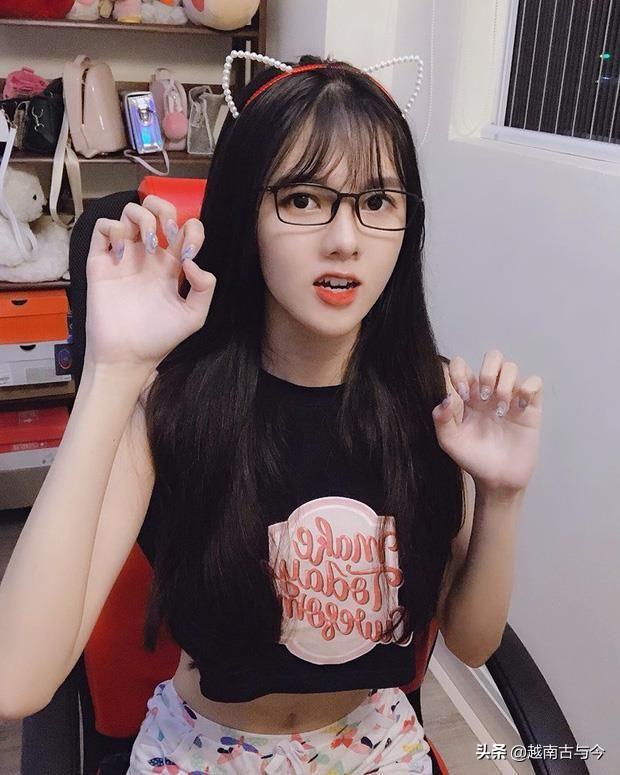 越南人气游戏女主播,每一个都是高颜值小可爱,不输冯莫提小团团