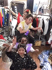 郑凯前女友程晓玥穿紧身裤直播，私处若隐若现，明星也开始擦边