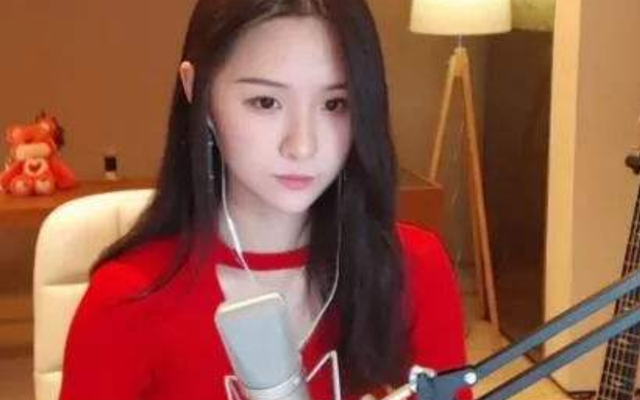 斗鱼人气女主播:魔王被称最美,而她一首歌碾压薛之谦和周杰伦