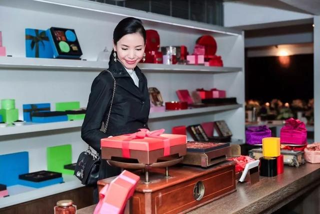 美丽女人这么多，凭什么她就是icon