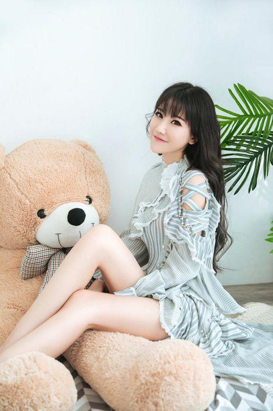 YY电母田子晴：直播镜头前后的双面人生