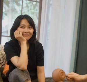 四川卫视女主播 宁远(2008年，那个红着眼圈播报汶川新闻的女主播，如今怎么样了？)