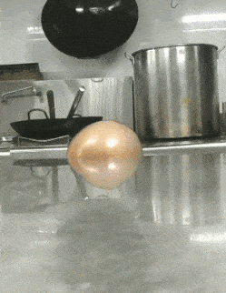 郑凯前女友程晓玥穿紧身裤直播，私处若隐若现，明星也开始擦边