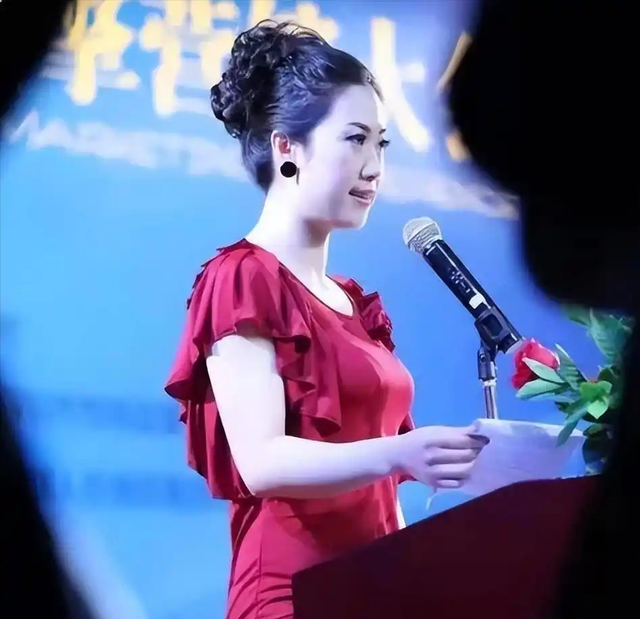 网红鼻祖芙蓉姐姐:从万民嘲笑到低调富婆,她才是最清醒的那一个