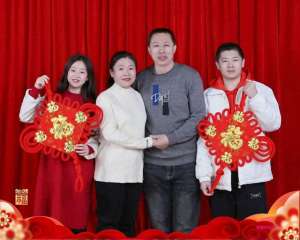 丽琴女主播(休学两年的儿子重返学校，重启人生——一位觉醒妈妈的故事)