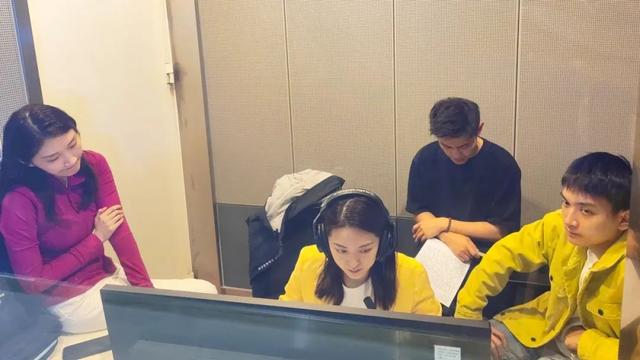 00后主持人出镜!中央广播电视总台《体坛晨报》迎来青春面孔