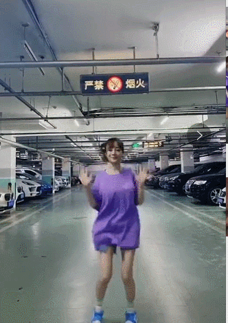 38岁李小璐抖胸视频曝光,逼疯粉丝:贾乃亮还是没等到那一天