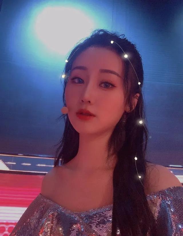 腾讯NBA五大美女主持人和五大外派美女记者大比拼 张曼源能夺魁吗