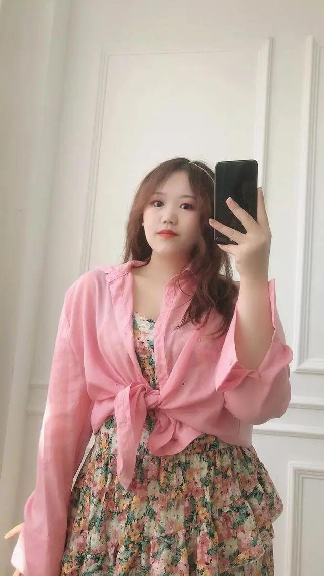 身高1米65体重160斤，杭州大码女主播被网友狂赞！她感慨：第一次觉得胖那么有用