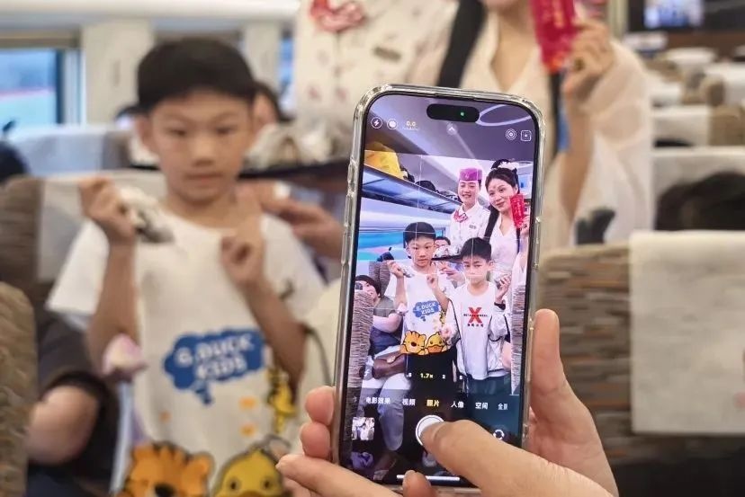 全国铁路1000余个站车，广泛开展“我的铁路风景：美好旅途 粽享端午”文化互动活动