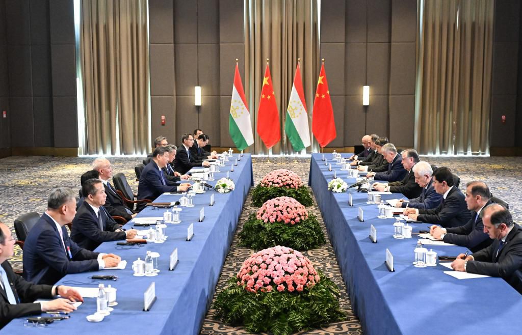 高清大图丨习主席在阿斯塔纳的精彩瞬间