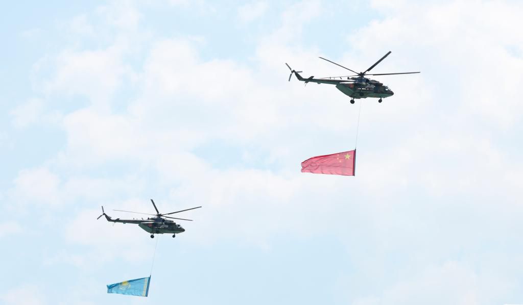 高清大图丨习主席在阿斯塔纳的精彩瞬间