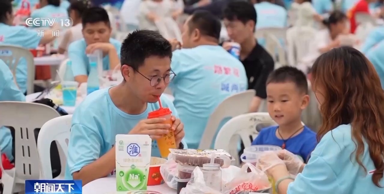 场内场外一样热闹！看“苏超”如何玩转“搭子经济”