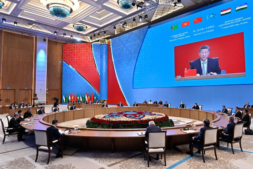 高清大图丨习主席在阿斯塔纳的精彩瞬间