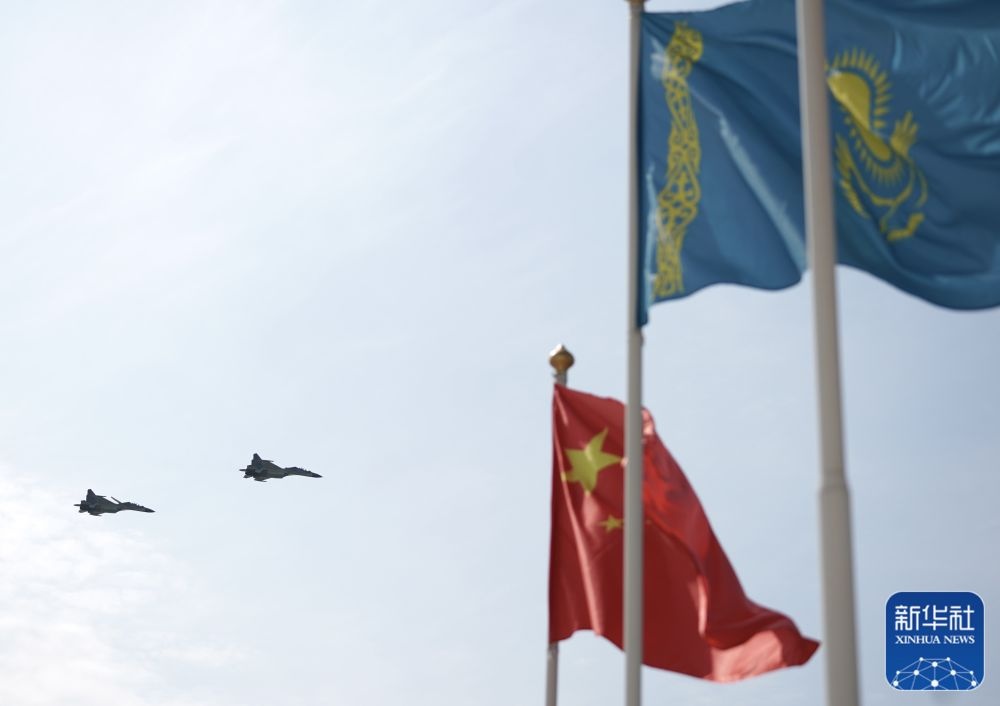 新华图讯丨习近平乘专机离开阿斯塔纳