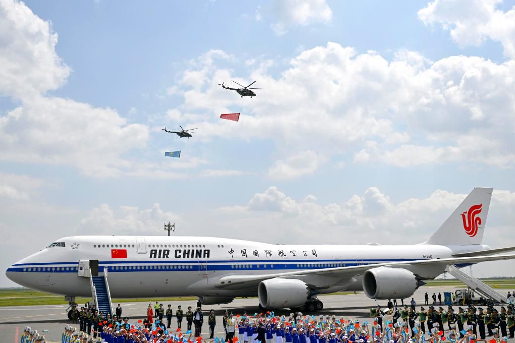 高清大图丨习主席在阿斯塔纳的精彩瞬间