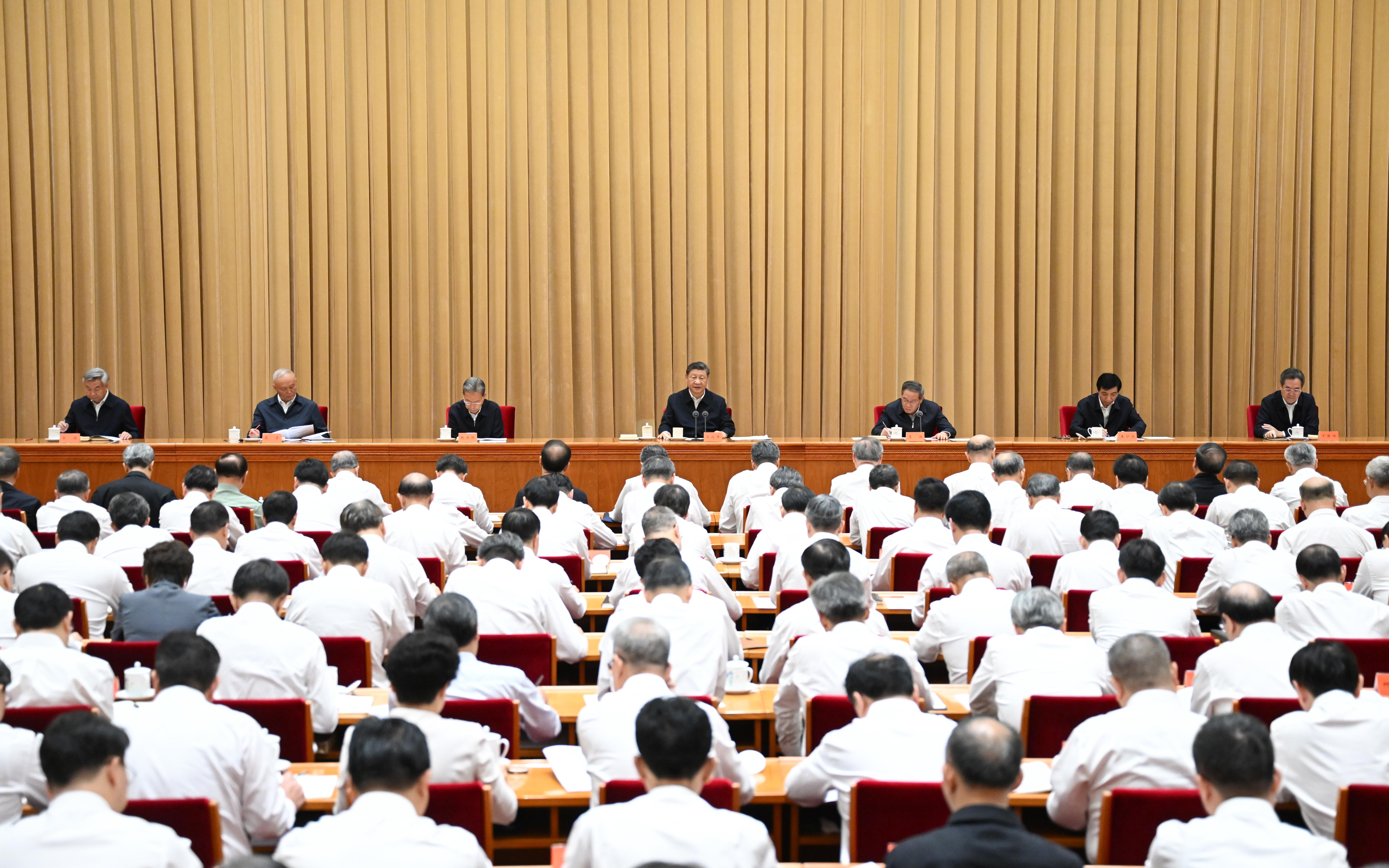 微观察｜“有些事要打攻坚战，有些事要久久为功”