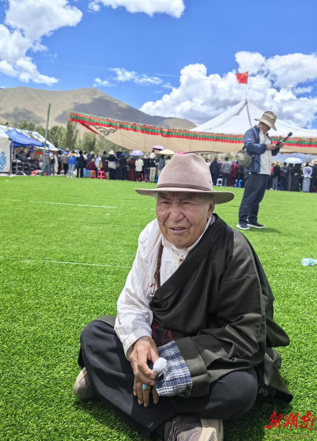 湘巴藏戏的希望，跟着小小的身影往前奔！