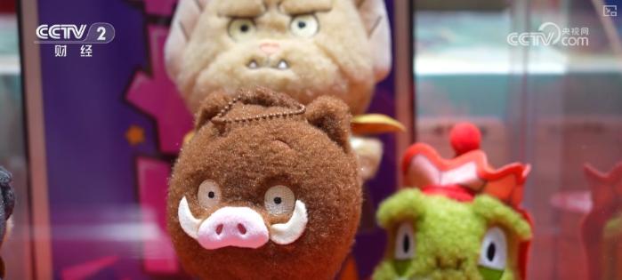 鲜明叙事、工业级制作、衍生品周边……电影市场“热气腾腾” 焕活经典IP撬动新消费