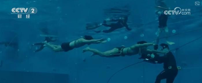 鲜明叙事、工业级制作、衍生品周边……电影市场“热气腾腾” 焕活经典IP撬动新消费