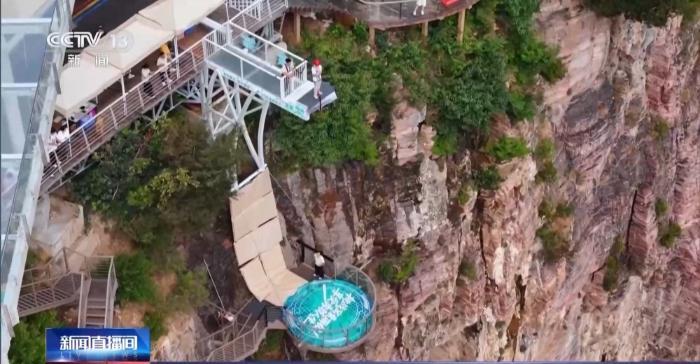 坐电梯轻松登山!“低耗游”走红 重在尝试舒适就好