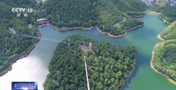 坐电梯轻松登山!“低耗游”走红 重在尝试舒适就好